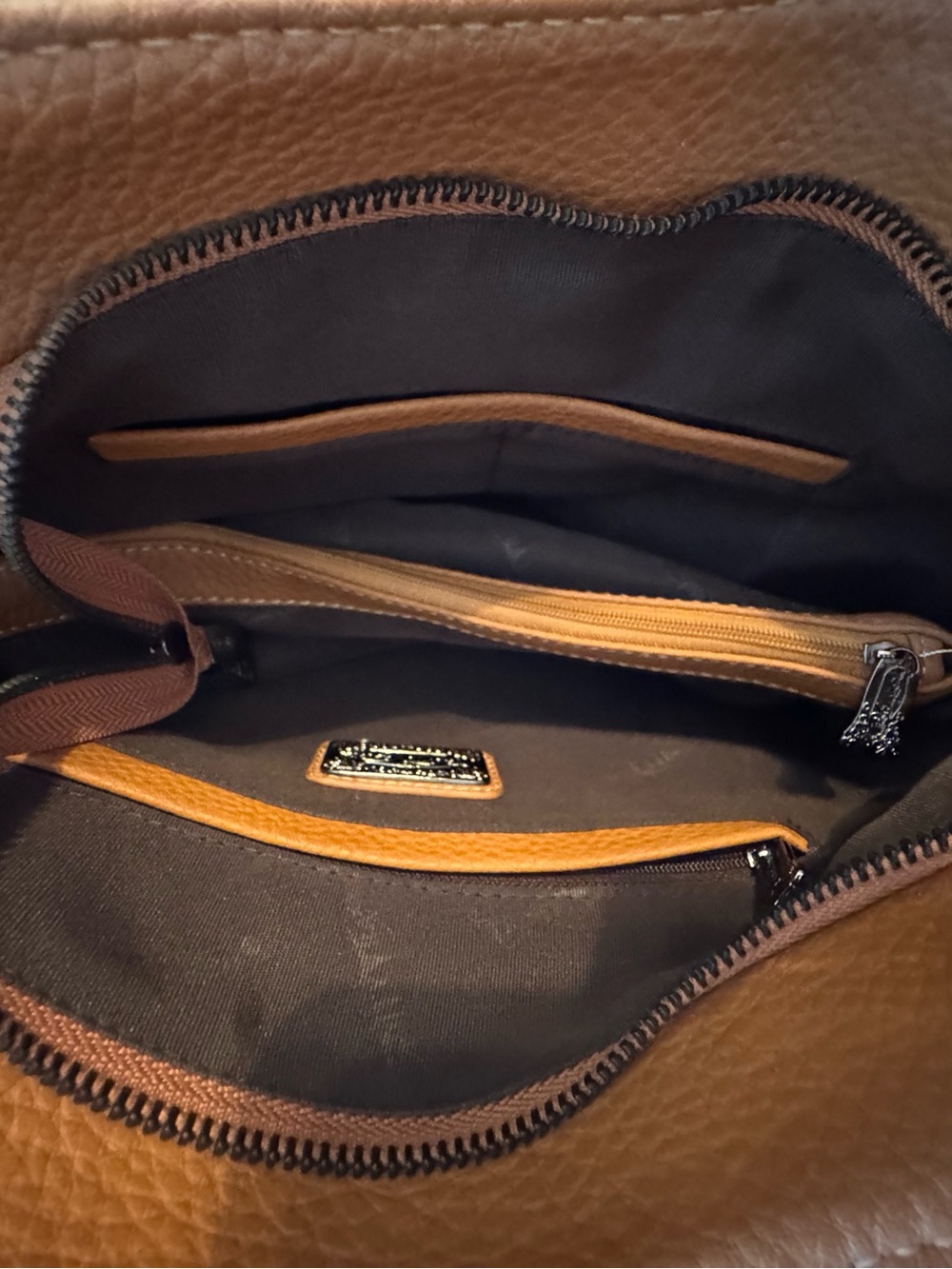 Trinity Ranch Fringed Tan Leather Bag with Turquoise Medallion - Picture 3 of 6